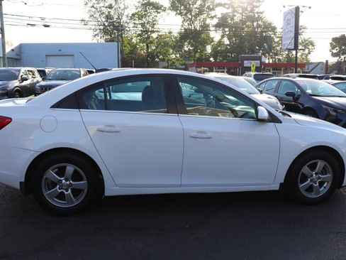 Used 2016 Chevrolet Cruze LT FWD image 6