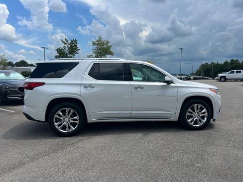 Used 2021 Chevrolet Traverse High Country FWD image 4