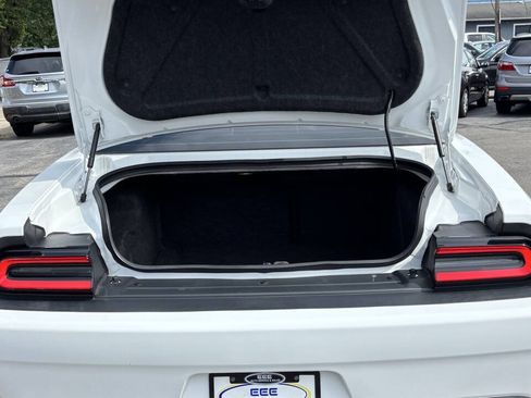 Used 2016 Dodge Challenger R/T Scat Pack RWD image 10