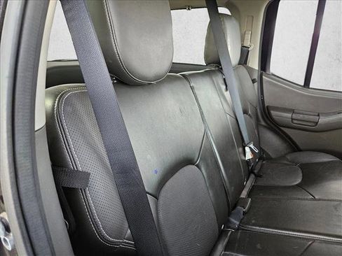 Used 2014 Nissan Xterra PRO-4X w/ Pro-4x Leather Package image 18