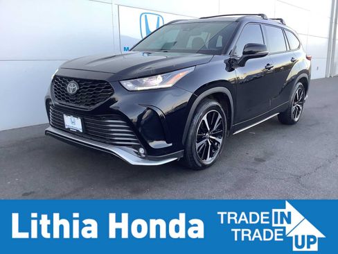 Used 2022 Toyota Highlander XSE AWD/4WD image 1