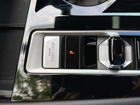 Used 2024 Volkswagen Atlas Cross Sport SEL image 23