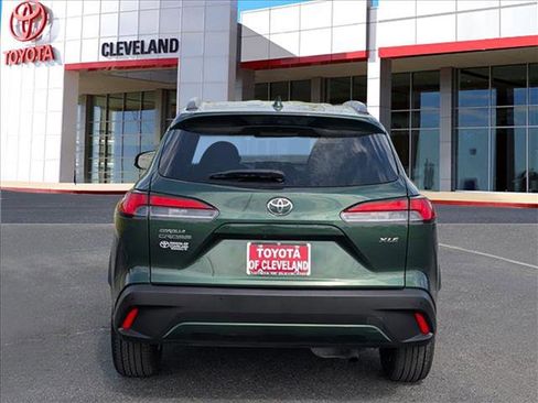 Used 2024 Toyota Corolla Cross XLE FWD image 6