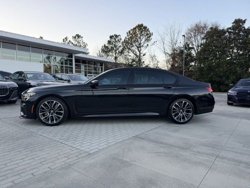 Used 2021 BMW 740i w/ M Sport Package image 3