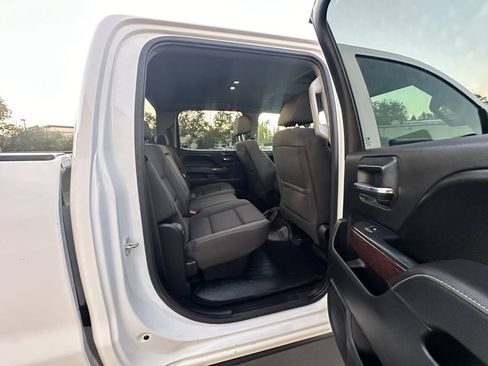 Used 2016 GMC Sierra 2500 SLE w/ SLE Preferred Package AWD/4WD image 15