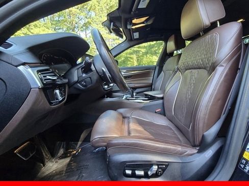 Used 2020 BMW M550i xDrive w/ Executive Package image 5