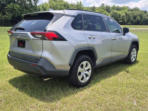 Used 2020 Toyota RAV4 LE FWD image 10