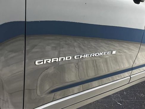 Used 2023 Jeep Grand Cherokee L Limited image 37