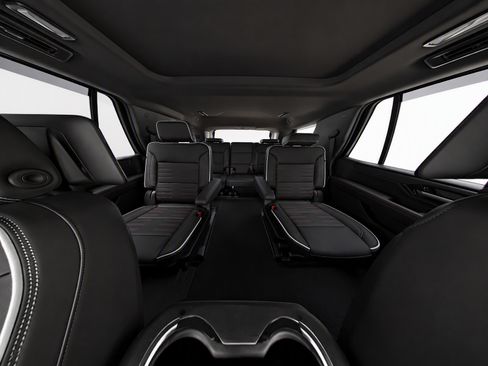 Used 2025 GMC Yukon AT4 Ultimate w/ LPO, Floor Liner Package AWD/4WD image 14