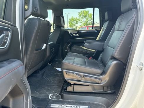 Used 2022 Chevrolet Suburban RST w/ Luxury Package AWD/4WD image 12