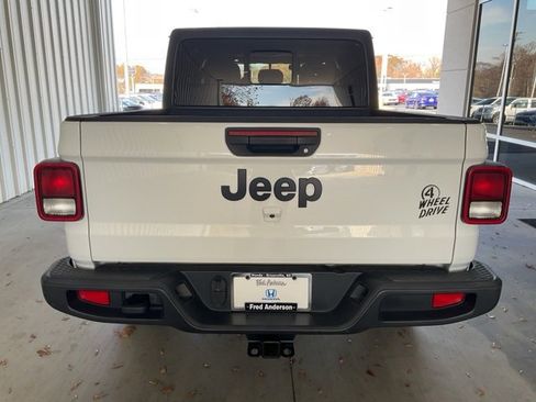 Used 2023 Jeep Gladiator Willys image 20