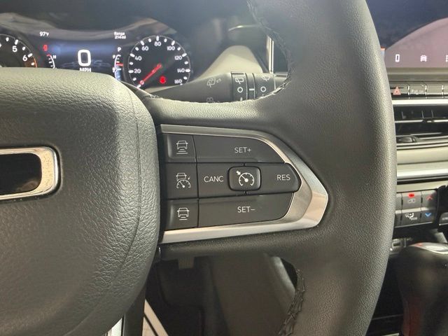 Used 2025 Jeep Compass Limited AWD/4WD image 17