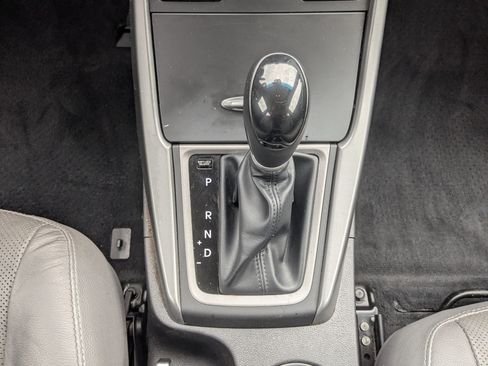 Used 2015 Hyundai Elantra Limited w/ Option Group 05 image 16