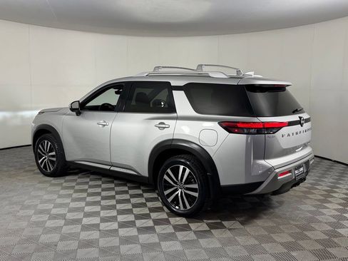 Used 2024 Nissan Pathfinder Platinum AWD/4WD image 12