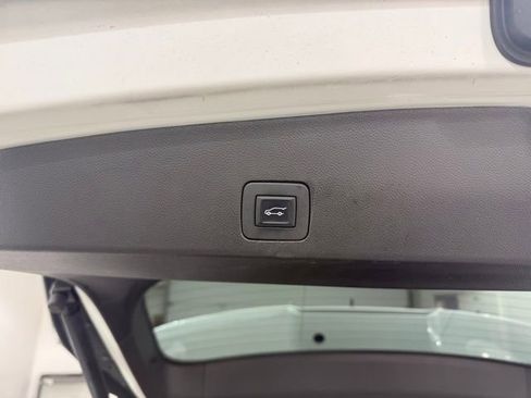 Certified 2023 Buick Encore GX Essence w/ Experience Buick Package image 8