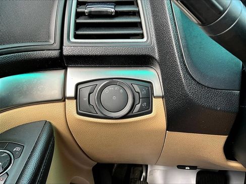 Used 2016 Ford Explorer 4WD image 15