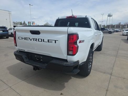 Used 2024 Chevrolet Colorado Z71 w/ Z71 Convenience Package 2 image 5
