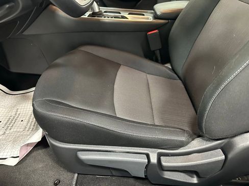 Used 2025 Nissan Sentra SV image 13