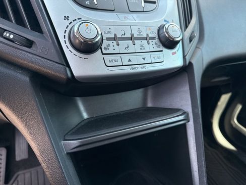 Used 2017 Chevrolet Equinox Premier image 28