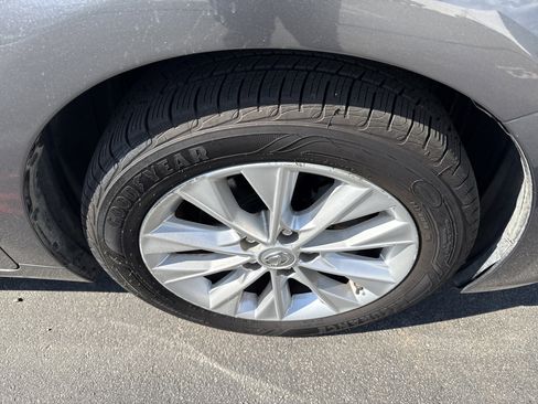 Used 2013 Lexus ES 300h w/ Luxury Pkg image 5