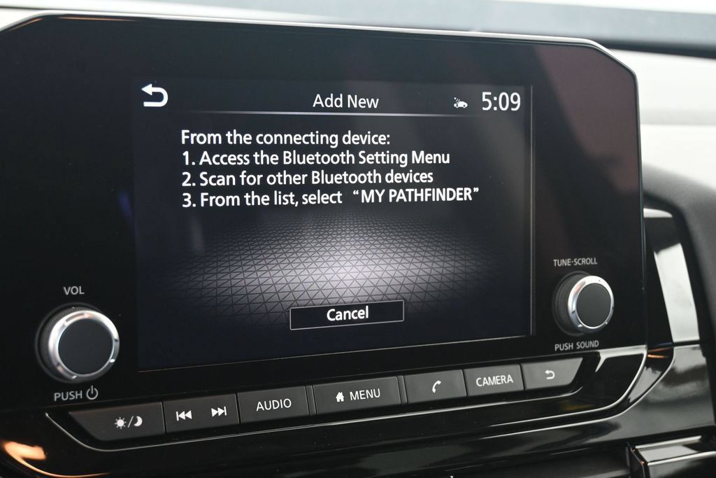 Used 2025 Nissan Pathfinder SV FWD image 29