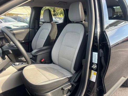 Used 2025 Ford Escape Active FWD image 9