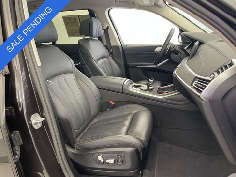 Used 2022 BMW X7 xDrive40i w/ Premium Package AWD/4WD image 21