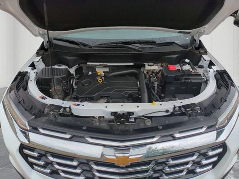 Used 2025 Chevrolet Equinox LT FWD image 32