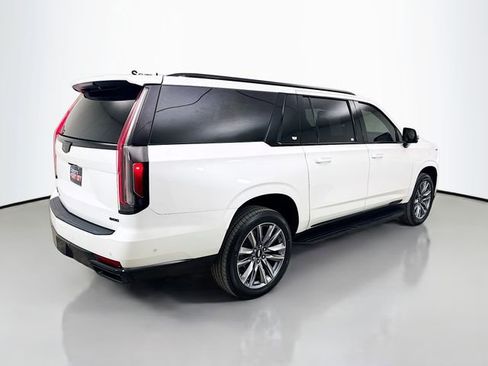 Used 2023 Cadillac Escalade ESV Sport AWD/4WD image 9