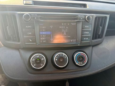 Used 2016 Toyota RAV4 LE FWD image 16