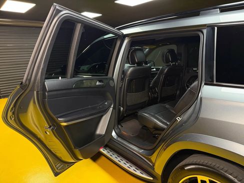 Used 2017 Mercedes-Benz GLS 550 GLS 550 Sport Utility 4D w/ Driver Assistance Package image 19