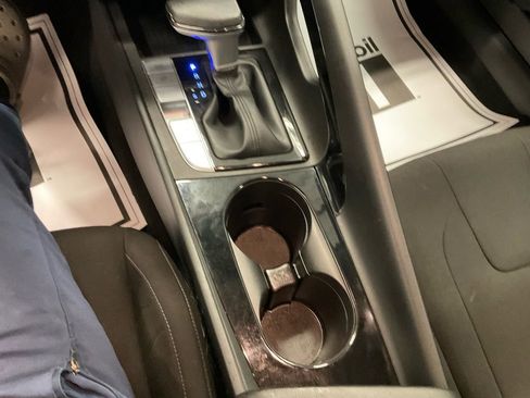 Used 2023 Hyundai Elantra SEL w/ Convenience Package image 18