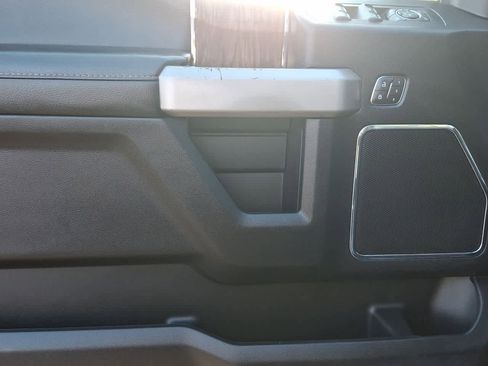 Used 2019 Ford F150 Lariat w/ Trailer Tow Package image 16