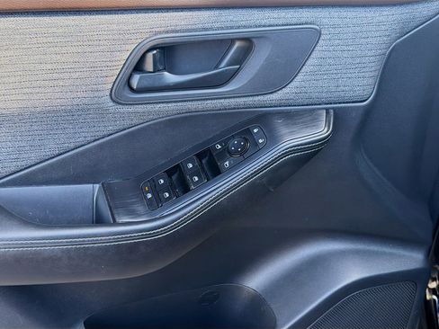 Used 2021 Nissan Rogue S FWD image 16