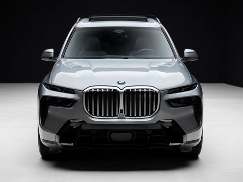 Used 2024 BMW X7 xDrive40i w/ M Sport Package AWD/4WD image 7