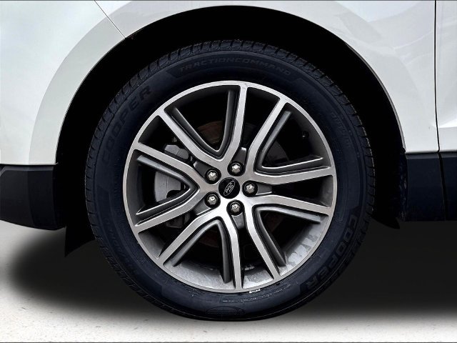 Certified 2024 Ford Edge Titanium AWD/4WD image 37