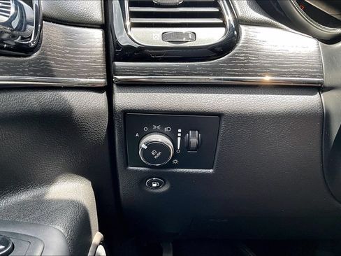 Used 2019 Jeep Grand Cherokee High Altitude AWD/4WD image 17