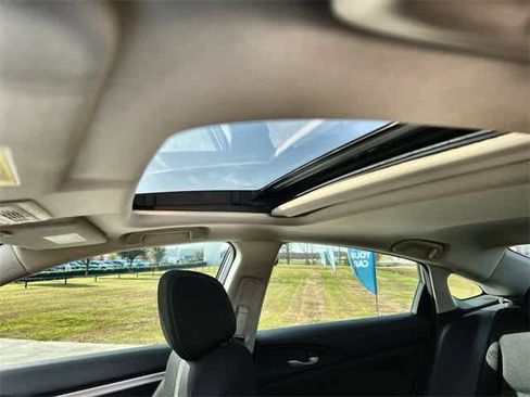 Certified 2017 Honda Civic EX image 32