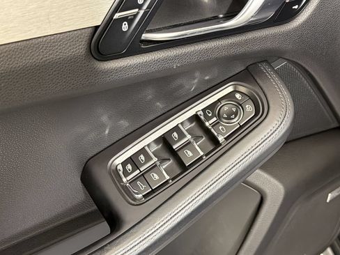 Used 2018 Porsche Macan GTS AWD/4WD image 27