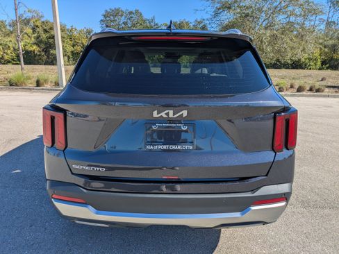 New 2026 Kia Sorento S w/ S Panoramic Sunroof Package FWD image 6