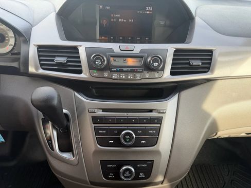 Used 2014 Honda Odyssey LX image 15
