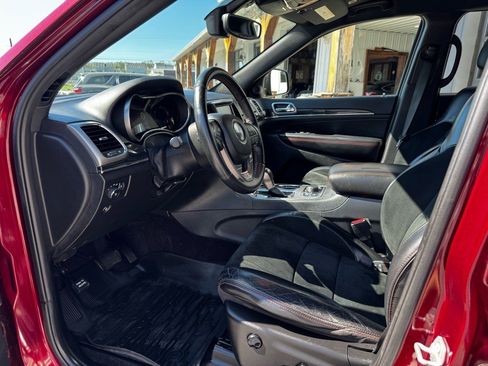 Used 2017 Jeep Grand Cherokee Trailhawk AWD/4WD image 7