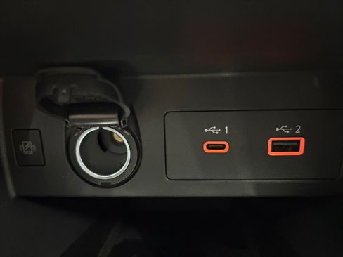 New 2025 Nissan Versa SR image 19