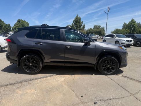 Used 2022 Toyota RAV4 XSE AWD/4WD image 6