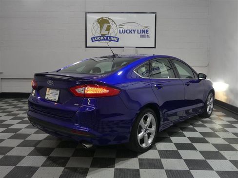 Used 2016 Ford Fusion SE image 10