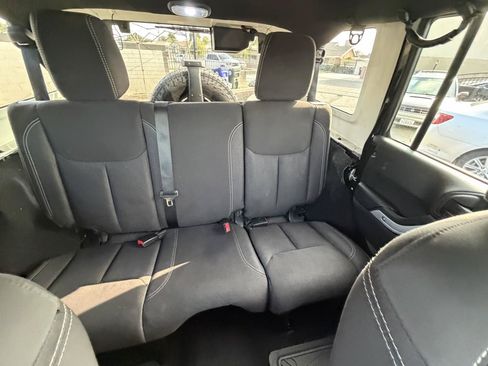 Used 2013 Jeep Wrangler Unlimited Sahara w/ Connectivity Group AWD/4WD image 40