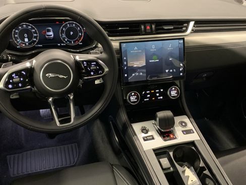New 2026 Jaguar F-PACE R-Dynamic S image 5