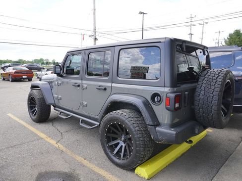 Used 2019 Jeep Wrangler Unlimited Sport S AWD/4WD image 5