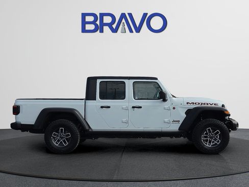 Used 2026 Jeep Gladiator Mojave AWD/4WD image 5