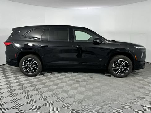 Used 2025 Buick Enclave Sport Touring image 9